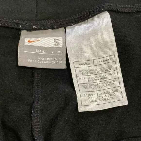 NIKE YOGA CAPRI - Size Small - Picture 4 of 4